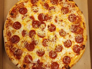 Pepperoni pizza