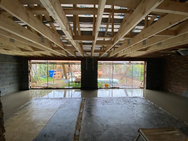 liquid screeds , flowable screeds