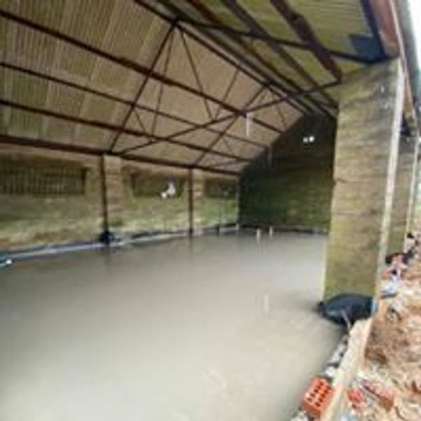 A barn floor we laid in Banbury Liquid screed TopFlow