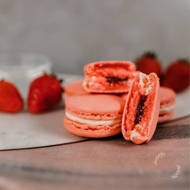 Strawberry and Prosecco macarons