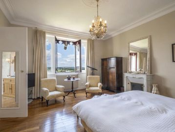 luxury bedroom