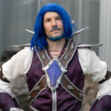 Closeup of the Kalecgos cosplay, featuring the harness gem and detailing