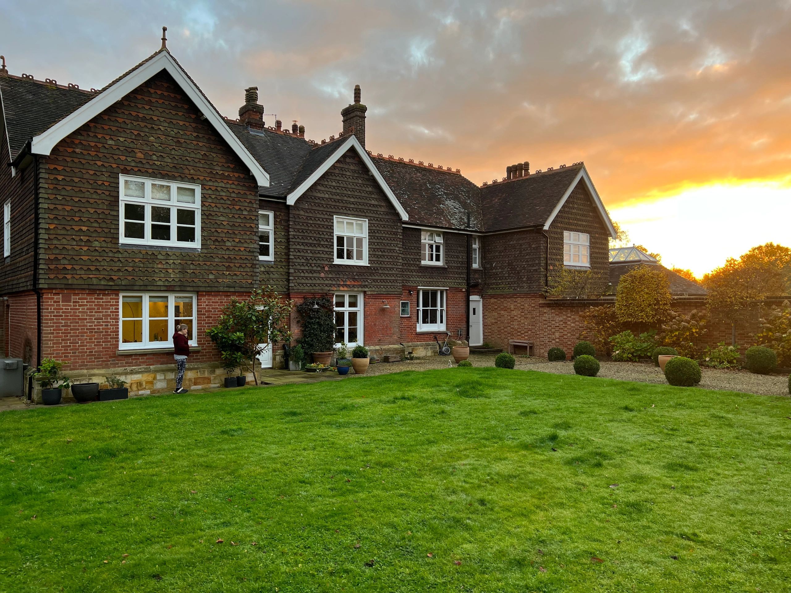 This is our first entrepreneur house in the UK. WeWorks for accommodation. Free food. Good company!