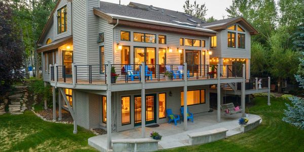 Need a big family home in Utah? BARC Realty can find the best houses for sale to suit your needs.