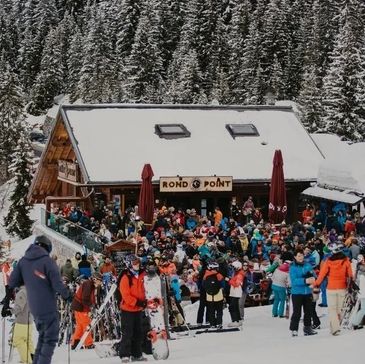 Le Rond-Point Méribel - Drinks, Lunch & Apres-Ski with bands 7/7