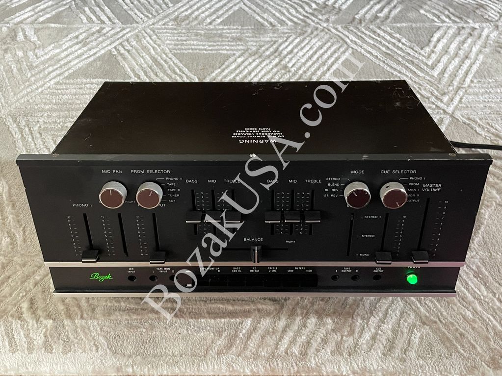 The 919 was a premium mixer preamplifier and father of the CMA 10-2DL. Before the release of the DL