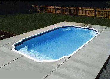 Kingston
Size: 11'x20'
Depth: 3'-5'