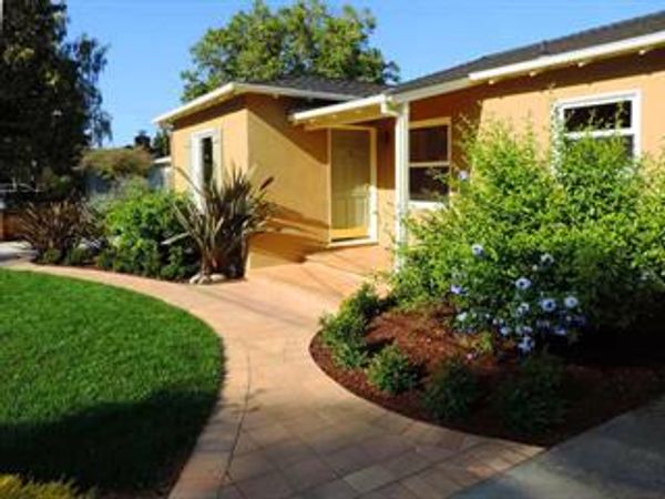 $911,000
821 Alice Avenue, Mountain View, CA 94041 sold by Jim Galli & Katie Galli Ketelsen