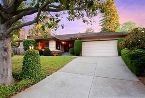 $2,700,000
810 Amber Lane, Los Altos, CA 94024 sold by Jim Galli & Katie Galli Ketelsen, Realtors