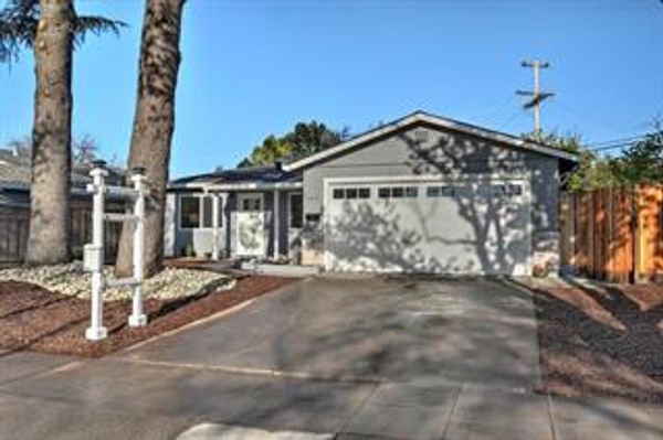 $1,460,000
147 Arroyo Grande Way, Los Gatos, CA 95032 sold by Jim Galli & Katie Galli Ketelsen