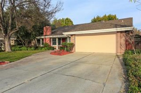 $1,520,000
2948 Faircliff Court, (Willow Glen) San Jose sold by Jim Galli & Katie Galli Ketelsen