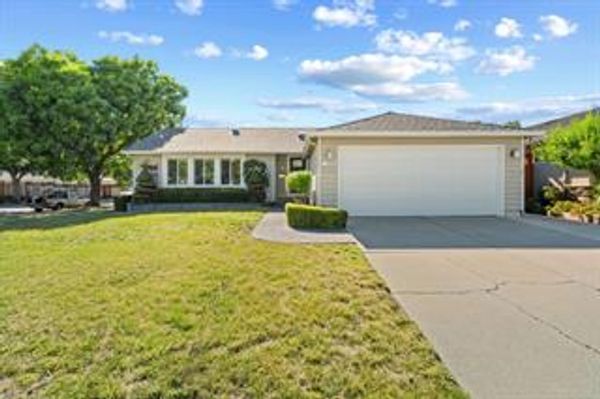 $1,570,000
5878 Garces Avenue, San Jose, CA 95123 sold by Jim Galli & Katie Galli Ketelsen Realtors