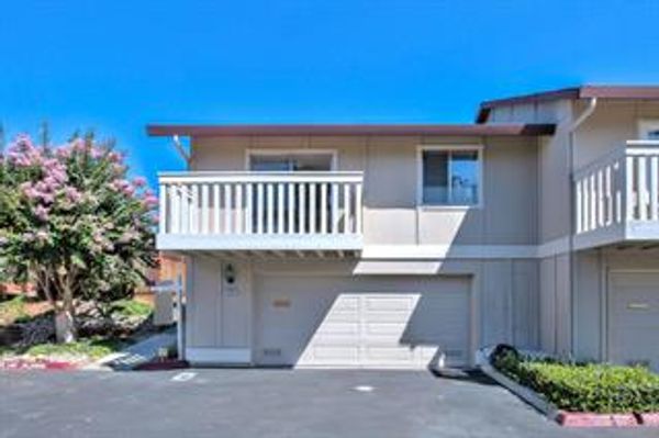 $1,101,000
1435 Golden Meadow Square, San Jose, CA 95117 sold by Jim Galli & Katie Galli Ketelsen