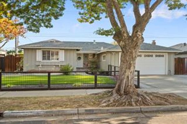 $1,650,000
5254 Howes Lane, San Jose, CA 95118 sold by Jim Galli & Katie Galli Ketelsen Realtors