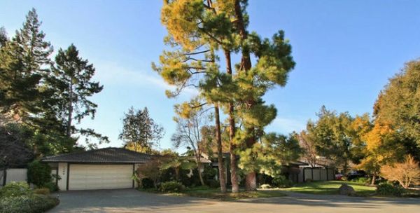 $1,880,000
1590 Kensington Circle, Los Altos, CA 94024 sold by Jim Galli & Katie Galli Ketelsen