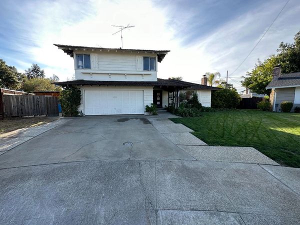 $2,655,000
20104 La Roda Court, Cupertino, CA 95014 sold by Jim Galli & Katie Galli Ketelsen