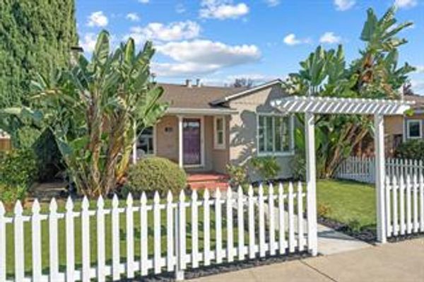 $1,125,000
562 Leland Avenue, San Jose, CA 95128 sold by Jim Galli & Katie Galli Ketelsen Realtors