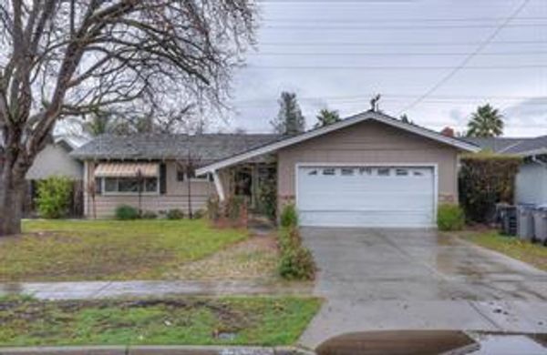 $1,300,000
3926 Paladin Drive, San Jose, CA 95124 sold by Jim Galli & Katie Galli Ketelsen Realtors