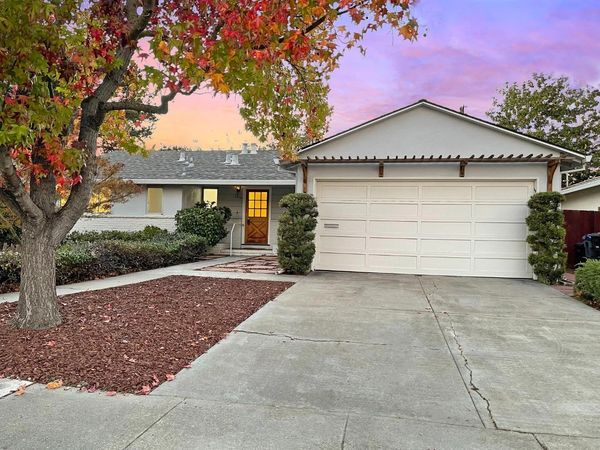 $3,280,000
1736 Peartree Lane, Mountain View, CA 94040 sold by Jim Galli & Katie Galli Ketelsen.