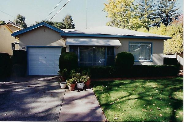 $925,000
260 Stanford Avenue, Palo Alto, CA 94306 sold by Jim Galli Palo Alto Real Estate Broker