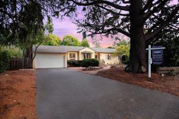 $3,660,000
516 Van Buren Street, Los Altos, CA 94022 sold by Jim Galli & Katie Galli Ketelsen.