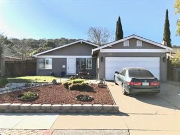 $960,000
333 Vineyard Drive, San Jose, CA 95119 sold by Jim Galli & Katie Galli Ketelsen Realtors