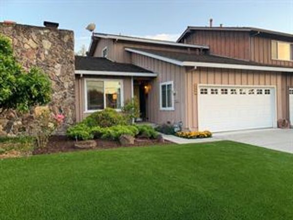 $1,560,000
1121 Wright Avenue, Mountain View, CA 94043 sold by Jim Galli & Katie Galli Ketelsen