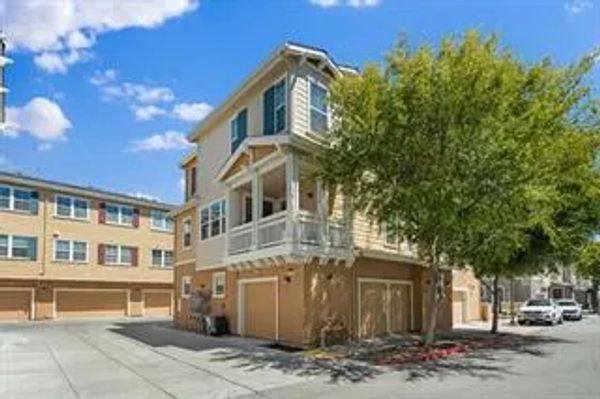 $1,200,000
641 Turnbuckle Drive, #1701, Redwood City, CA sold by Jim Galli & Katie Galli Ketelsen