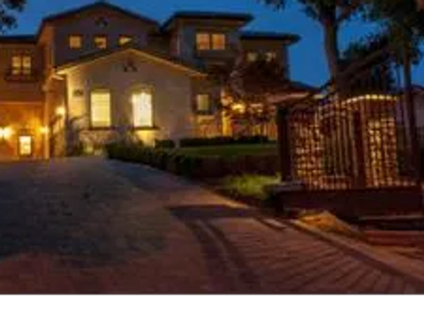 Sale Price: $2,225,000
1915 Dry Creek Road (Willow Glen) San Jose sold by Jim Galli & Katie Ketelsen