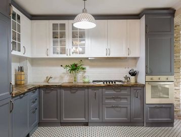 Kitchen cabinets, tiling