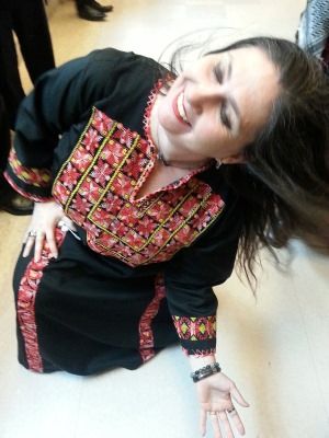 Photo of Monica pre-perfomance at the Asian Art Museum in San Francisco by Hussein Mustapha