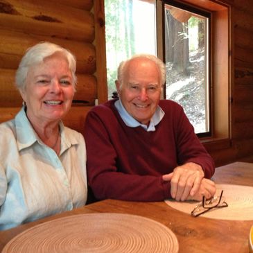 Seniors with Medicare receive professional help find the right plans for mthem