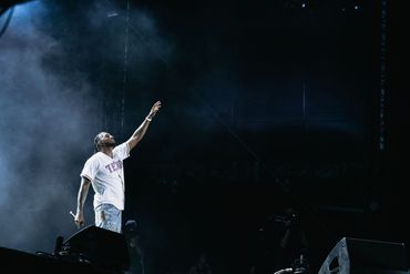 lecrae the singer and artist on stage