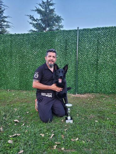 FOSTER V STARK HAUS VE KUPASI İDARECİSİ LATİF EROL İLE BİRLİKTE