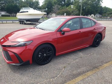 2025 Toyota Camry SE w/8k miles
