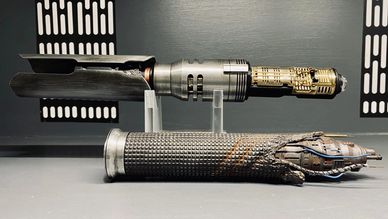 Kal Kestis custom lightsaber