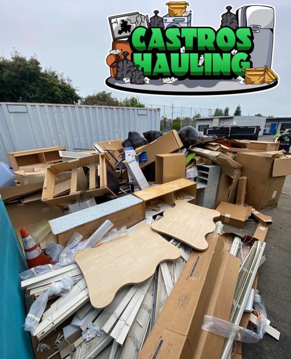 Commerical lot cleanup 
Commerical junk removal service 
Commerical trash pickup