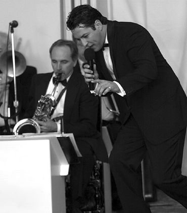 Lou Dottoli singing with his big band