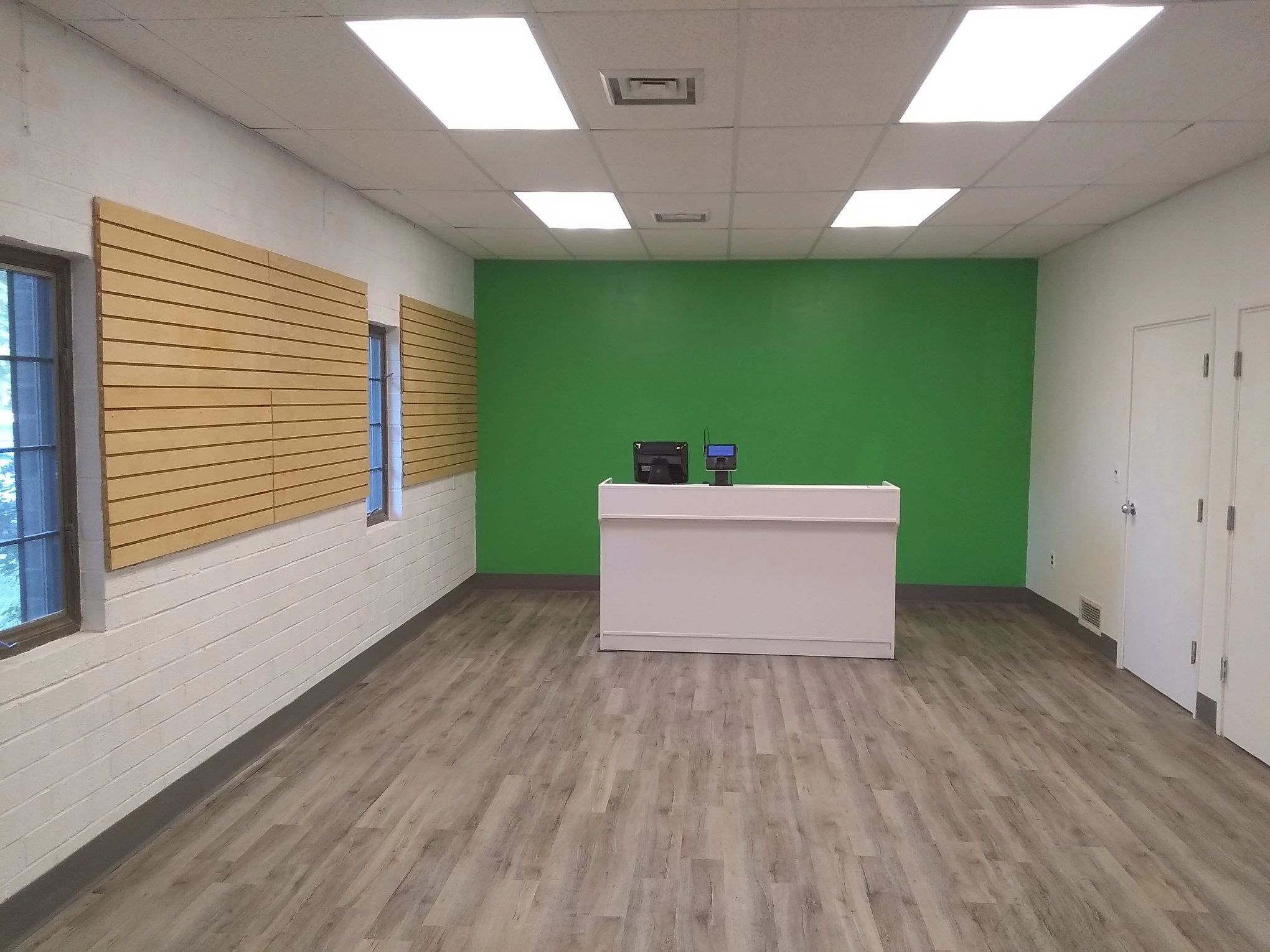 CONTRACTOR- Remodeling, Water Damage, Drywall, Roofers, LVP & LVT, Painters, Construction, Garages