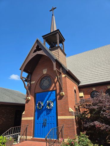Picture of St. Mary's front entrance.