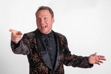 animateur, comédien, maître de cérémonie