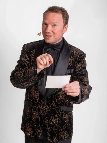 animateur, comédien, maître de cérémonie