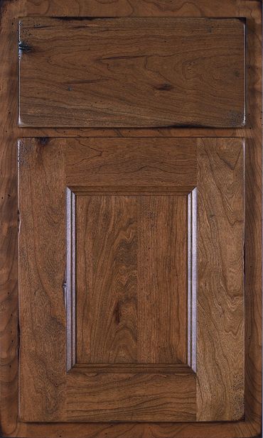 Door Style: Aspen
Finish: Cashmere Mocha Glaze on Maple
Drawer Front: Matching Five Piece 
Shiloh