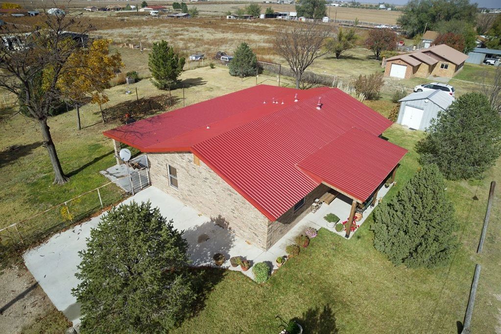 M-Loc
Commercial Grade
1:12 Pitch 
26 Gauge
36'' Overall Coverage
13/16'' max. rib height