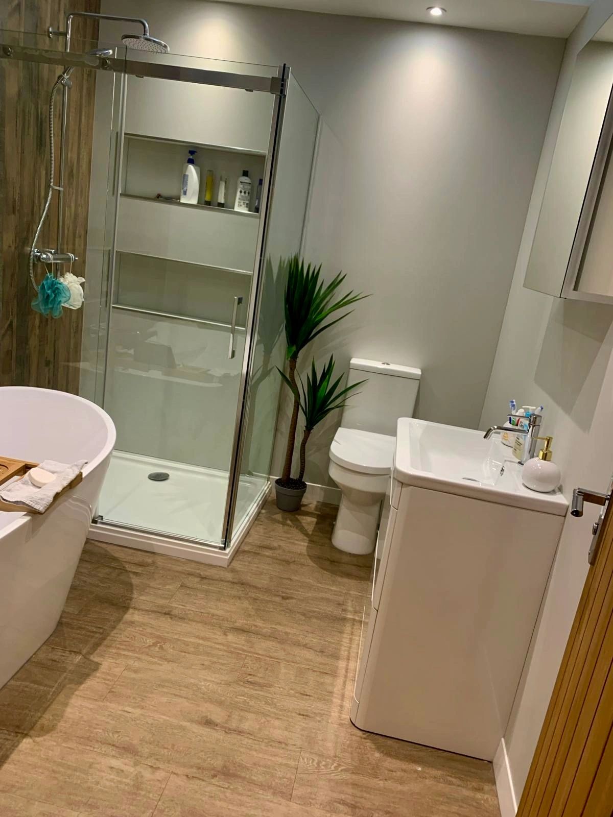 deep clean for a customers bathroom