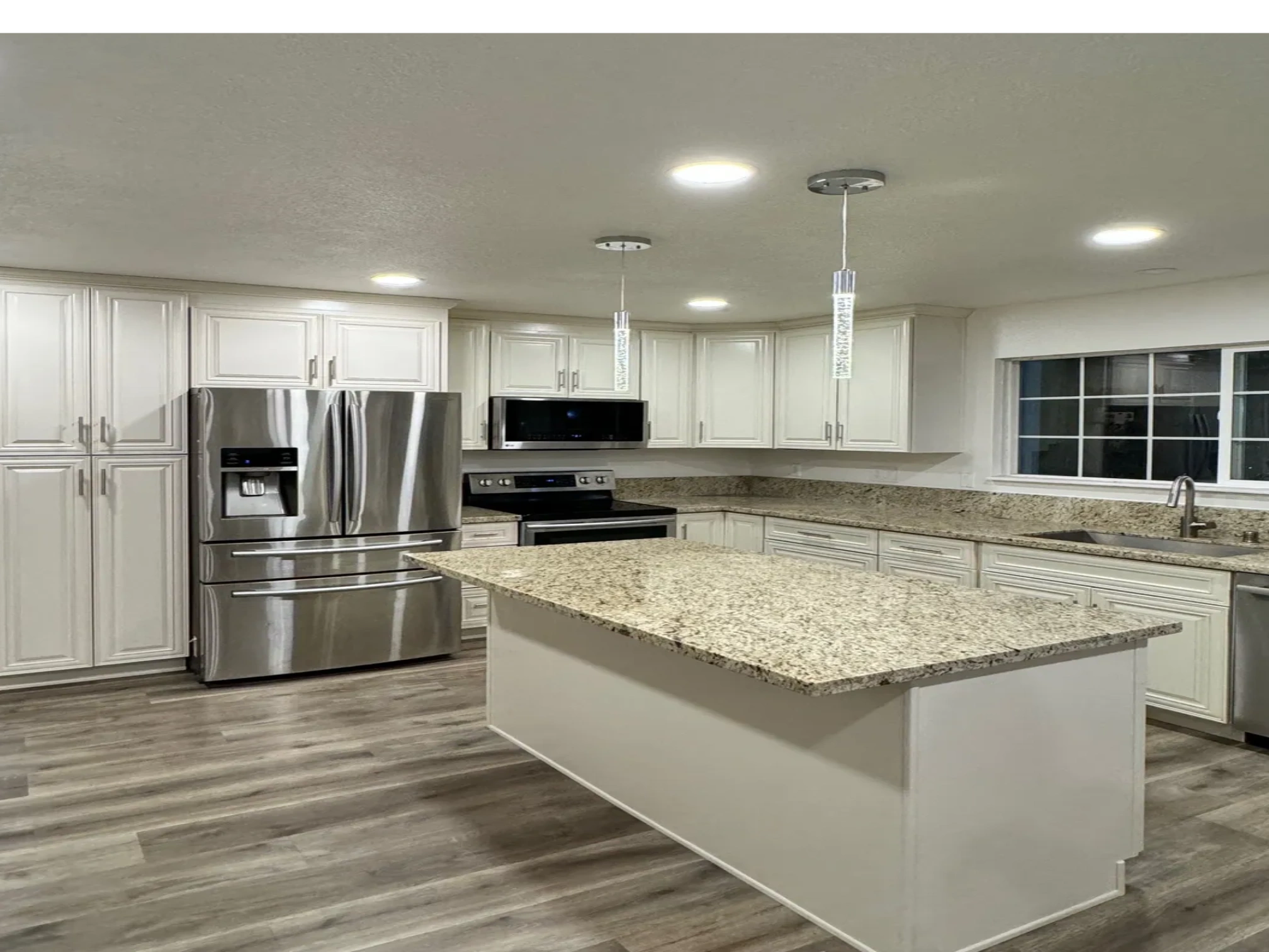 BAYSIDE REMODELING AND CONSTRUCTION logo