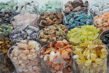 Rough gemstone chips