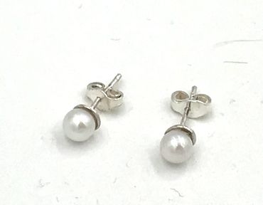 Pearl stud silver earrings