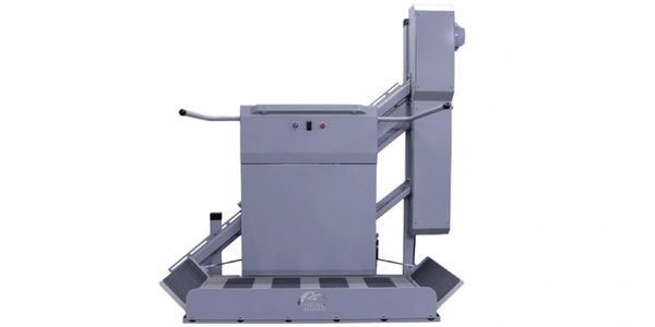 Inclined platform lift