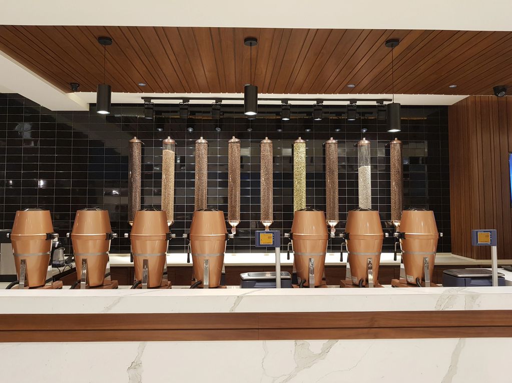 Izhiman Premier retail shop construction, finishing, renovation, and fit-out.